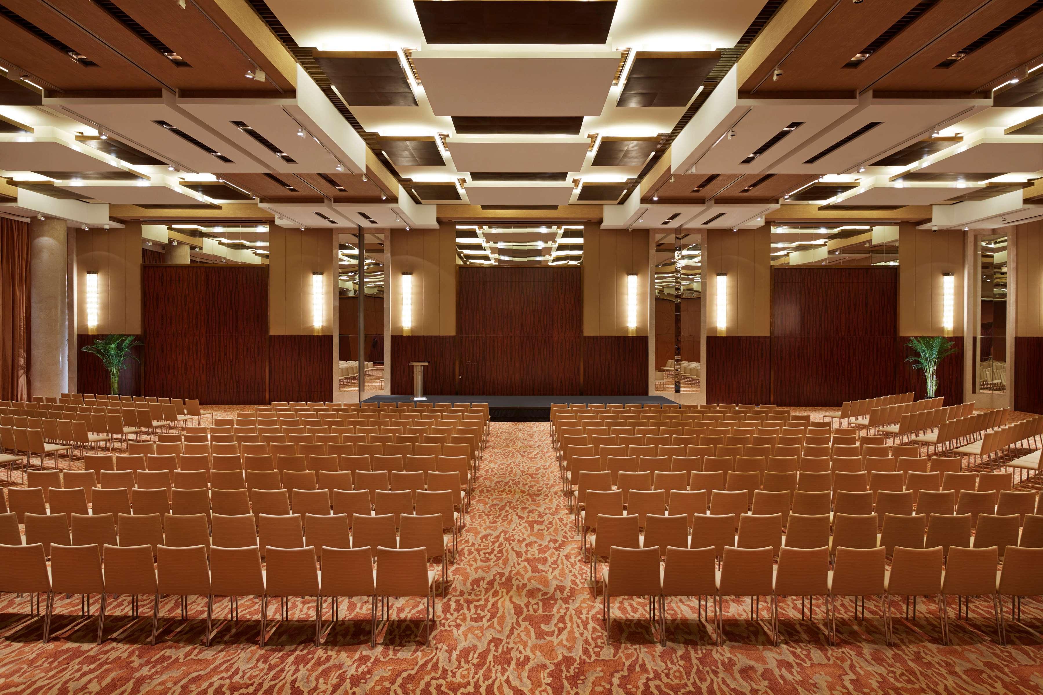Отель Hyatt Regency Циндао Экстерьер фото