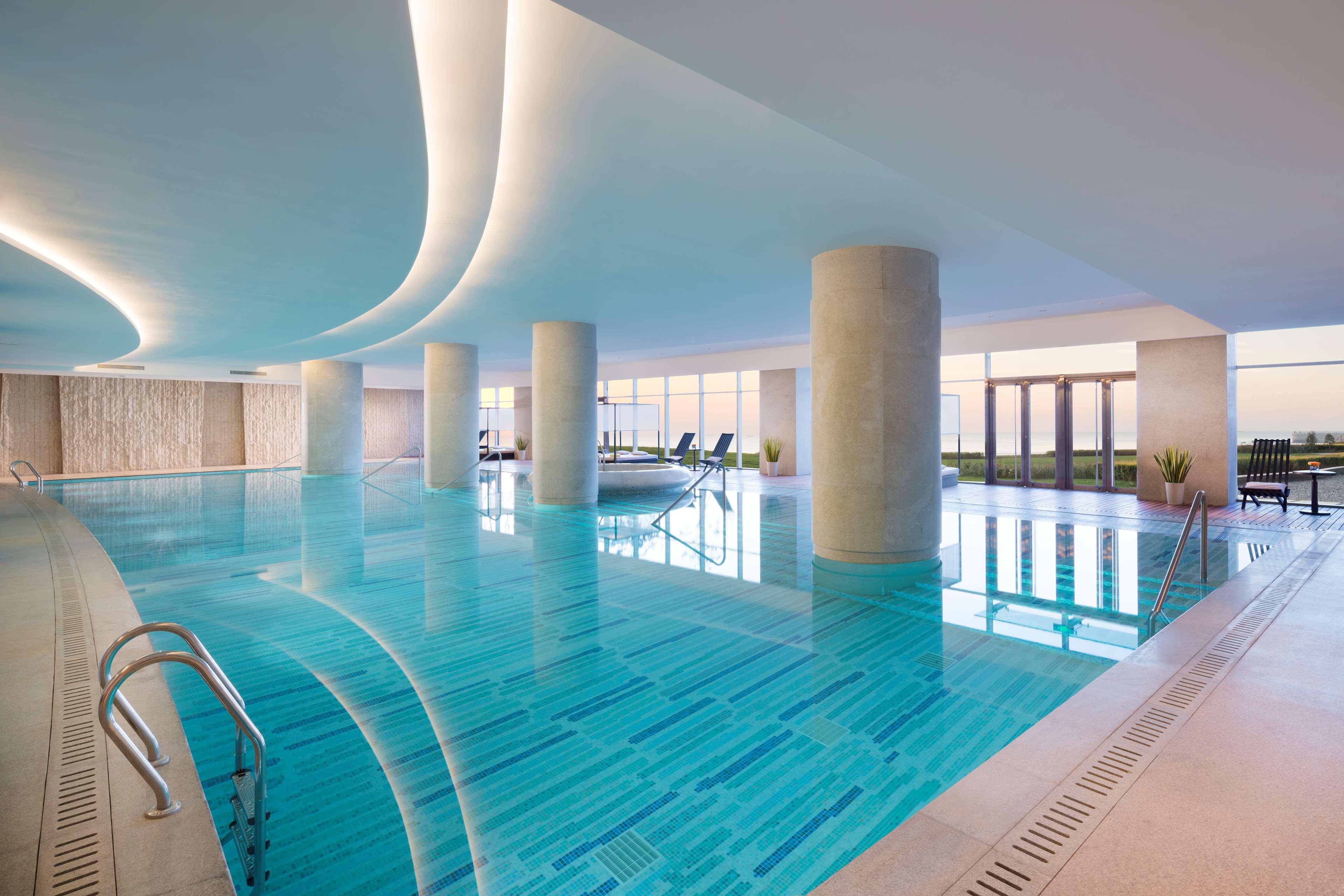Отель Hyatt Regency Циндао Экстерьер фото