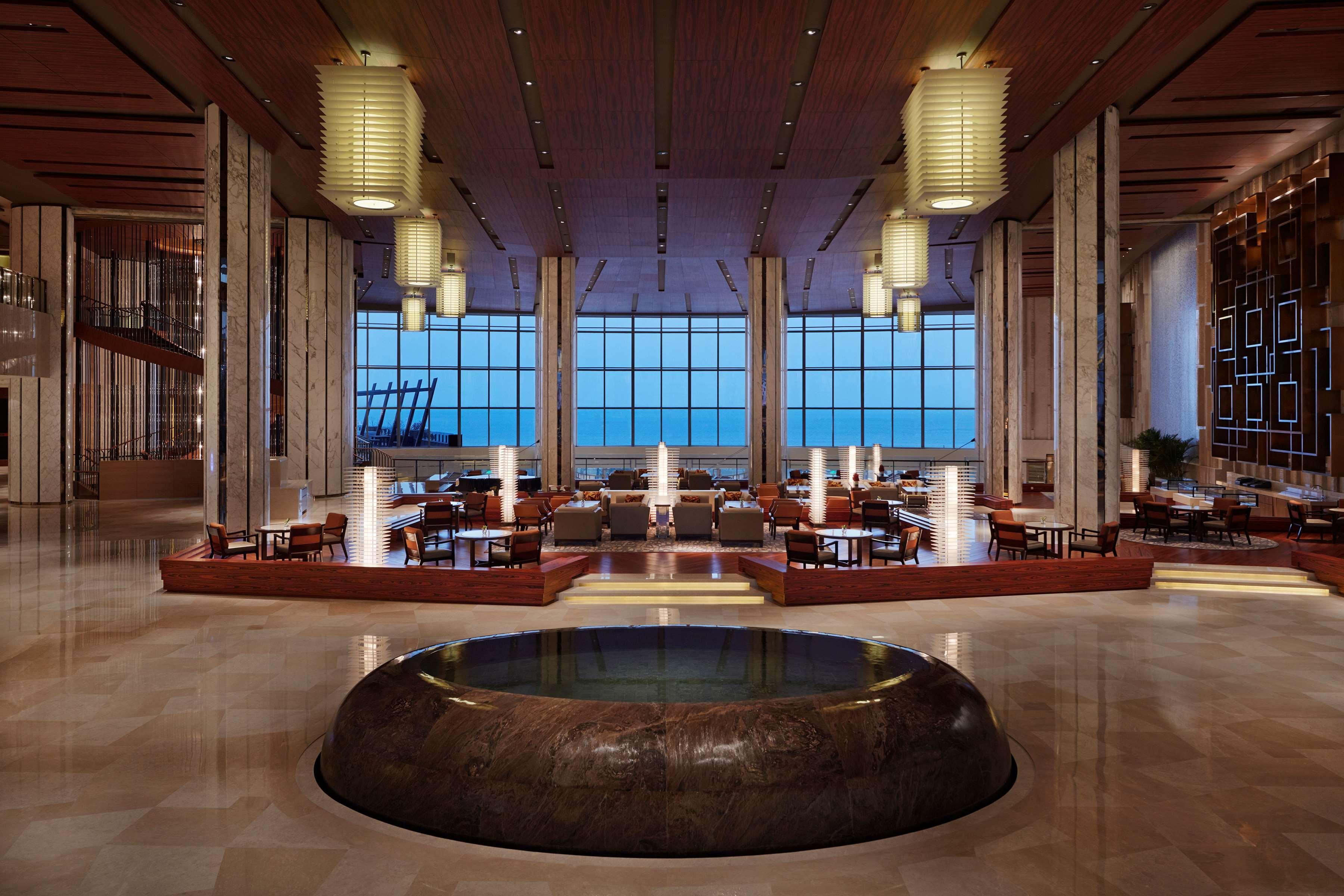 Отель Hyatt Regency Циндао Экстерьер фото