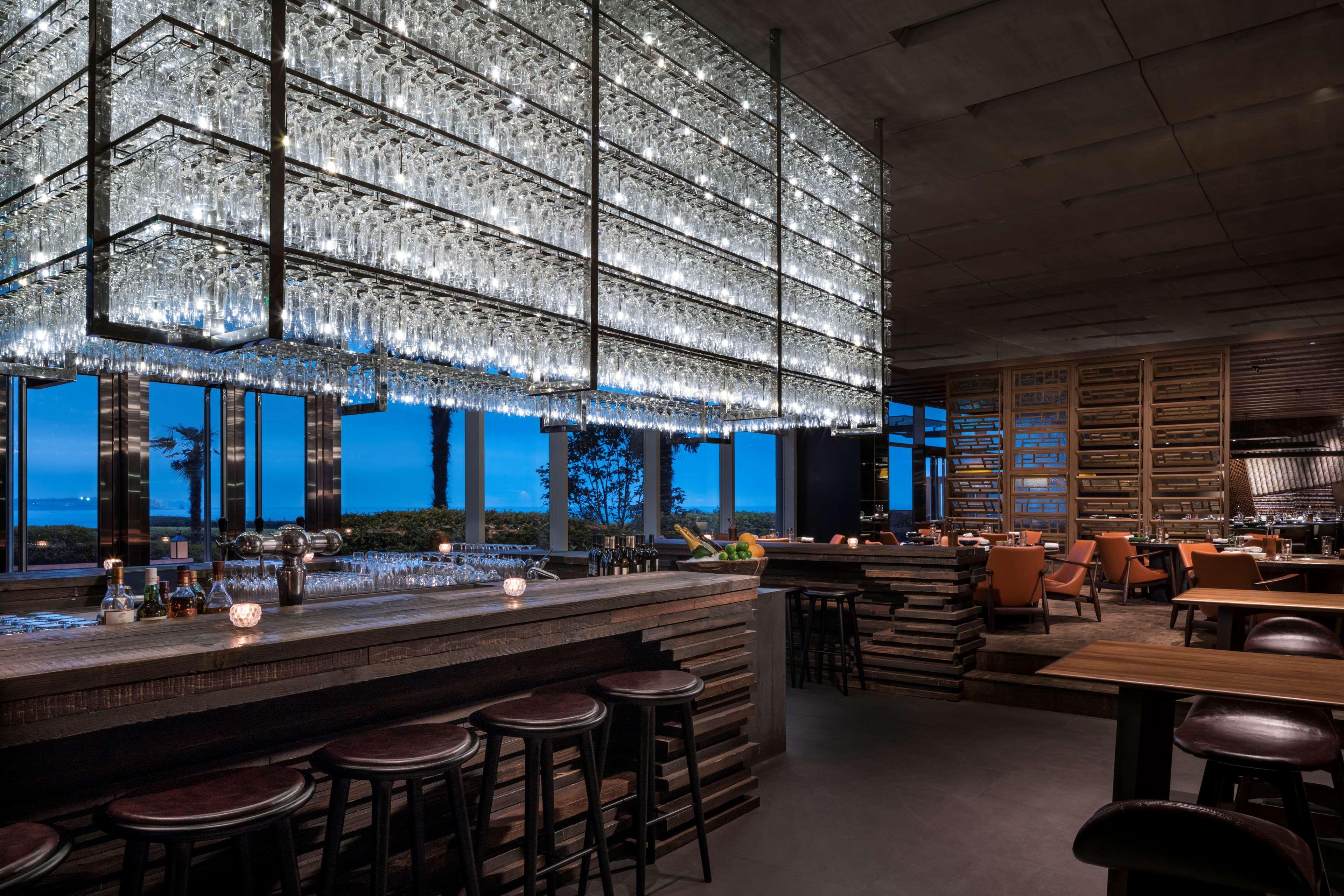 Отель Hyatt Regency Циндао Экстерьер фото