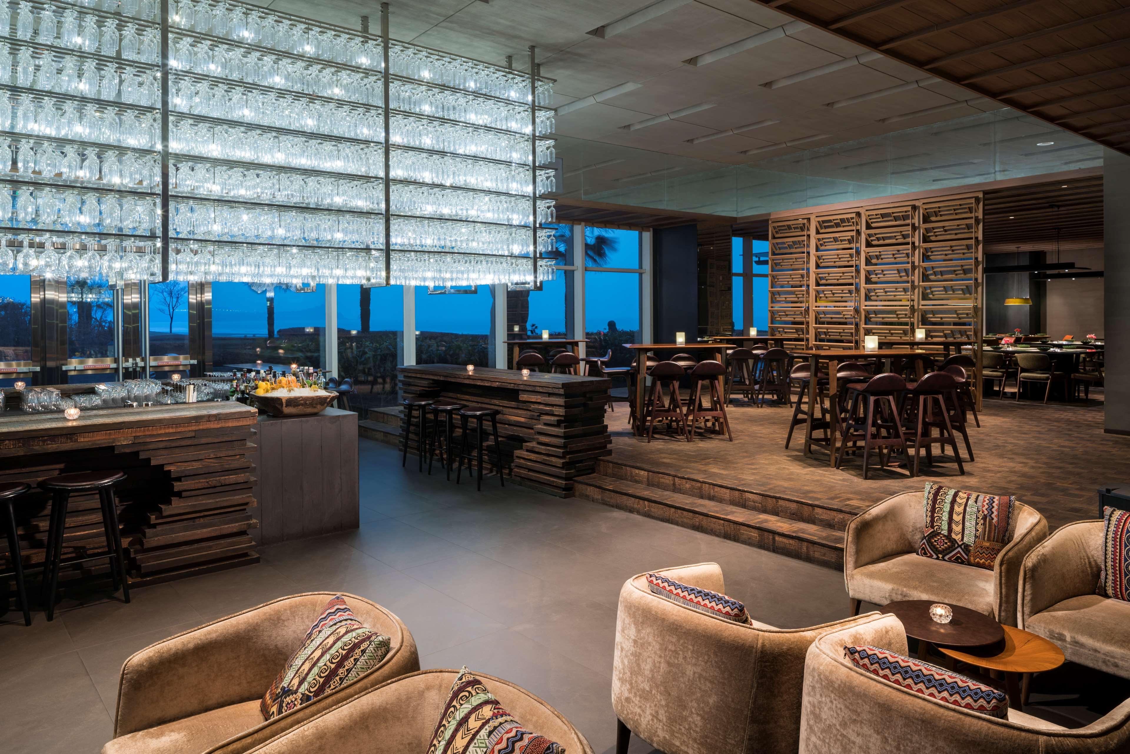 Отель Hyatt Regency Циндао Экстерьер фото