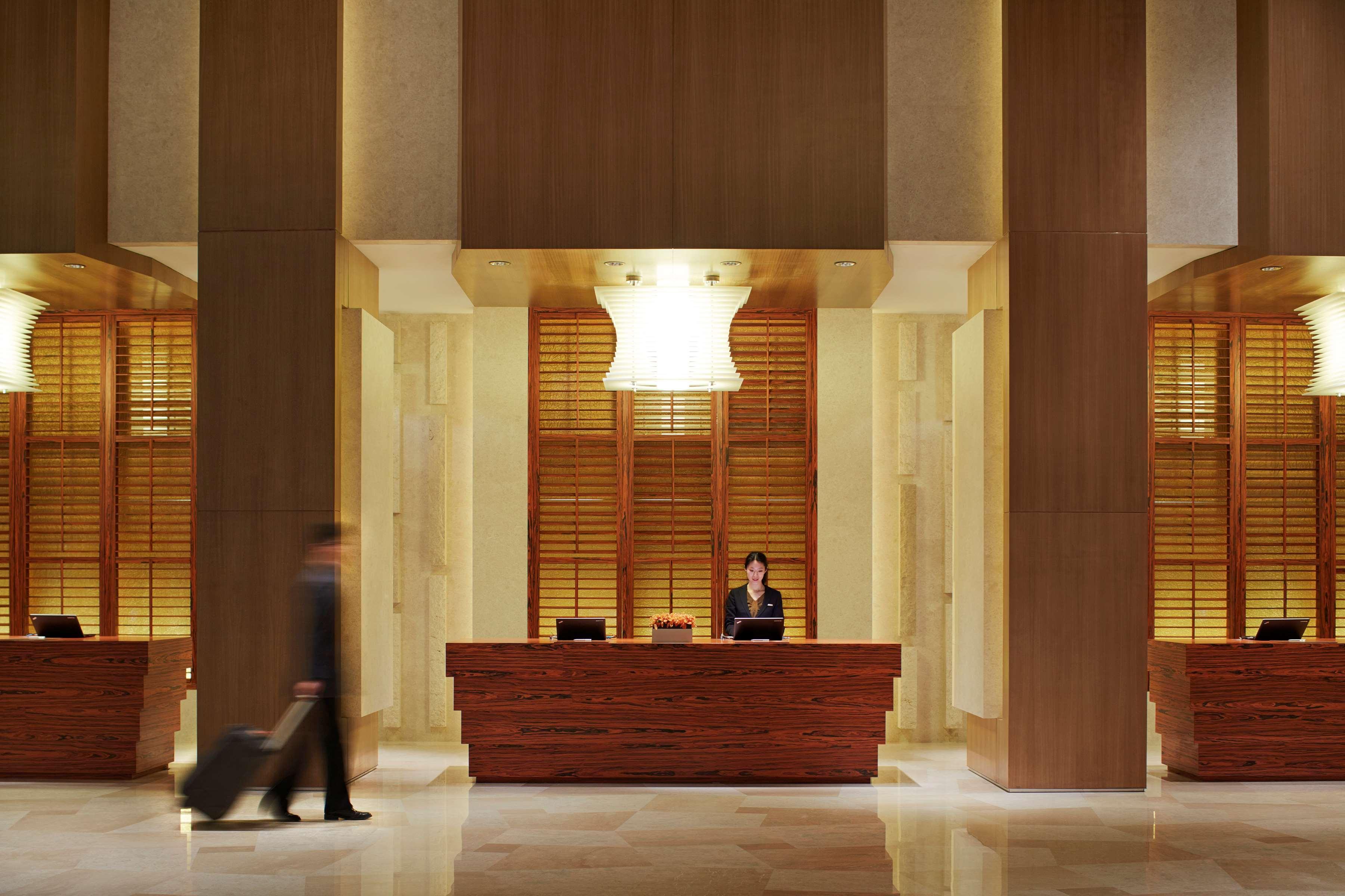 Отель Hyatt Regency Циндао Экстерьер фото
