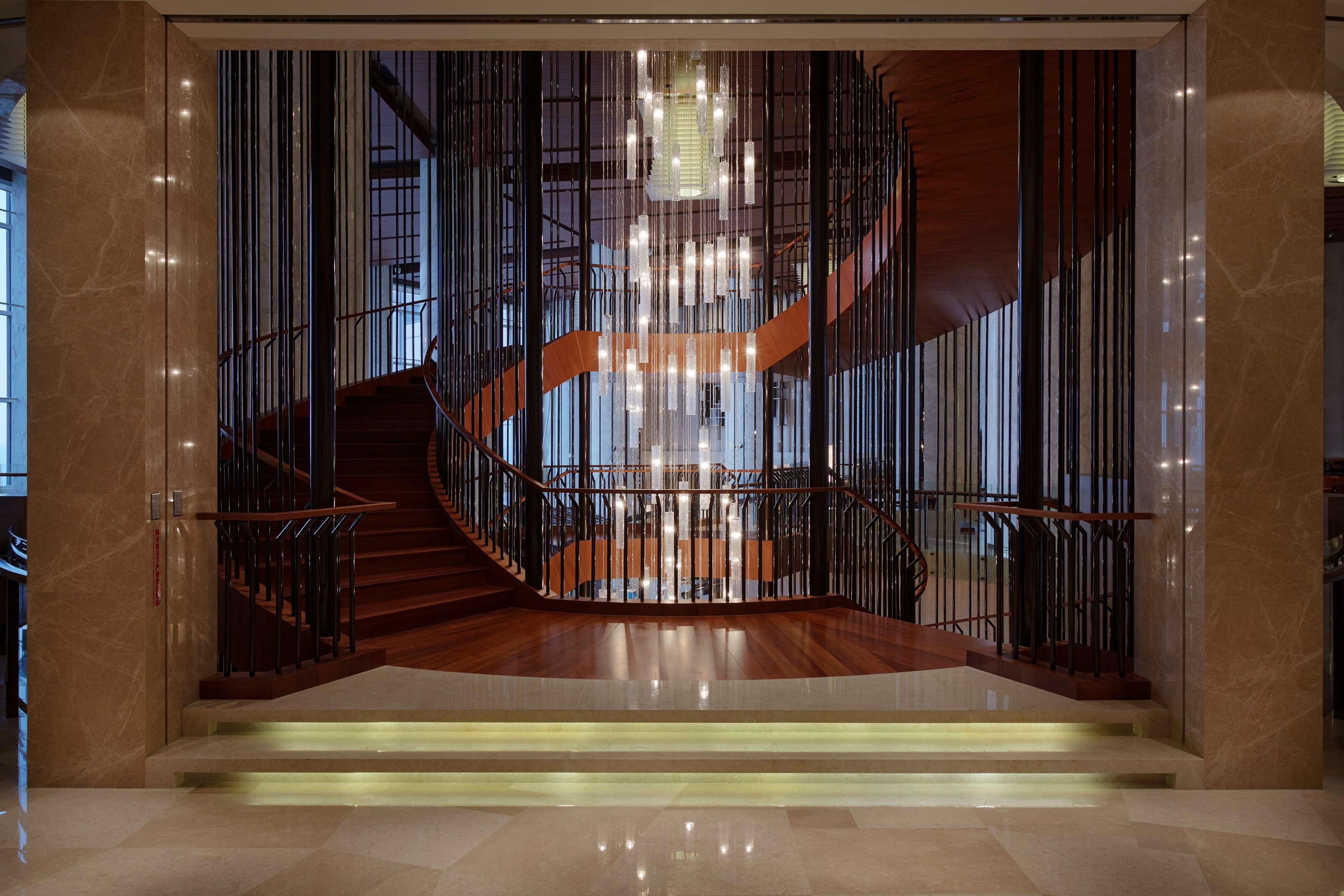 Отель Hyatt Regency Циндао Экстерьер фото