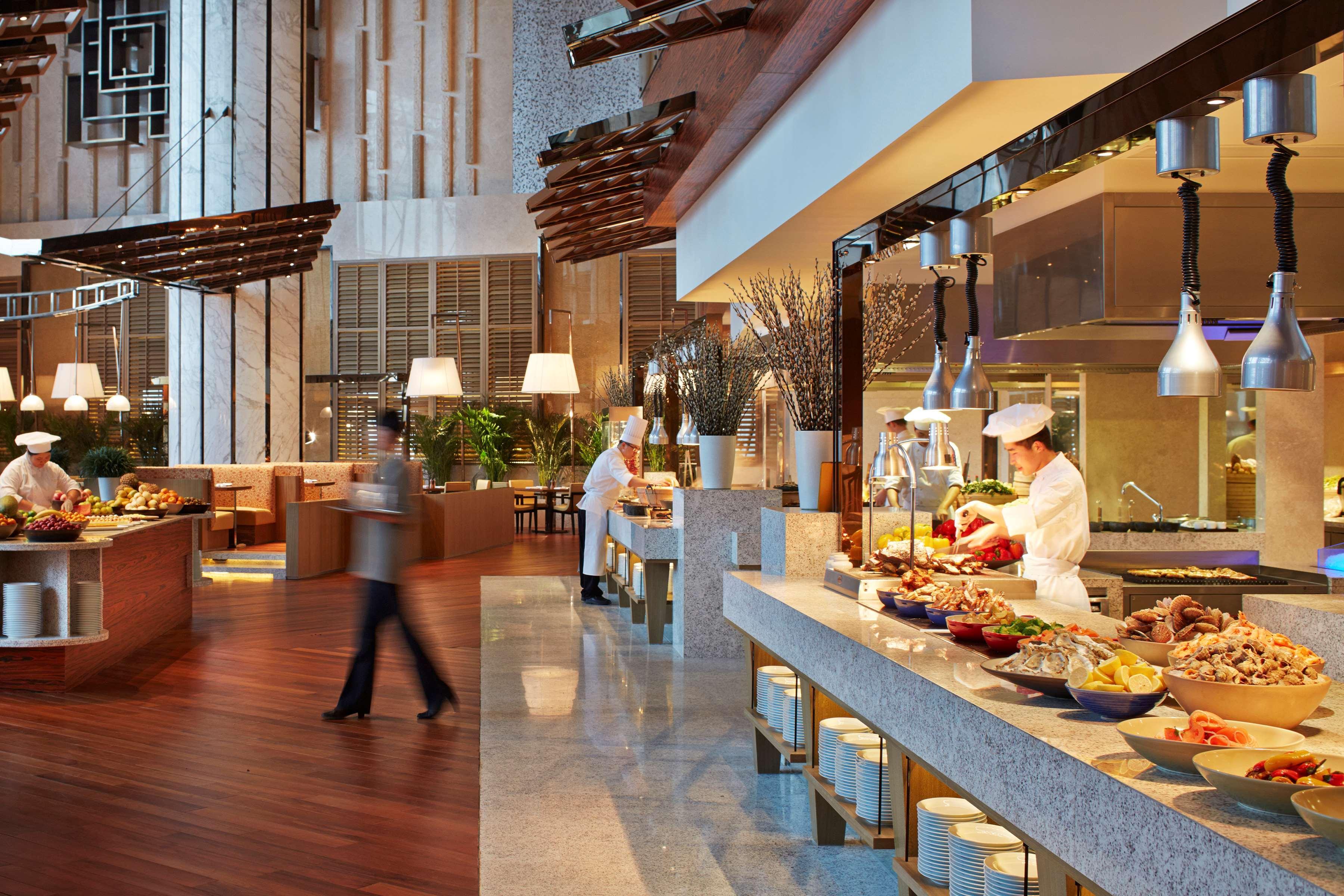Отель Hyatt Regency Циндао Экстерьер фото