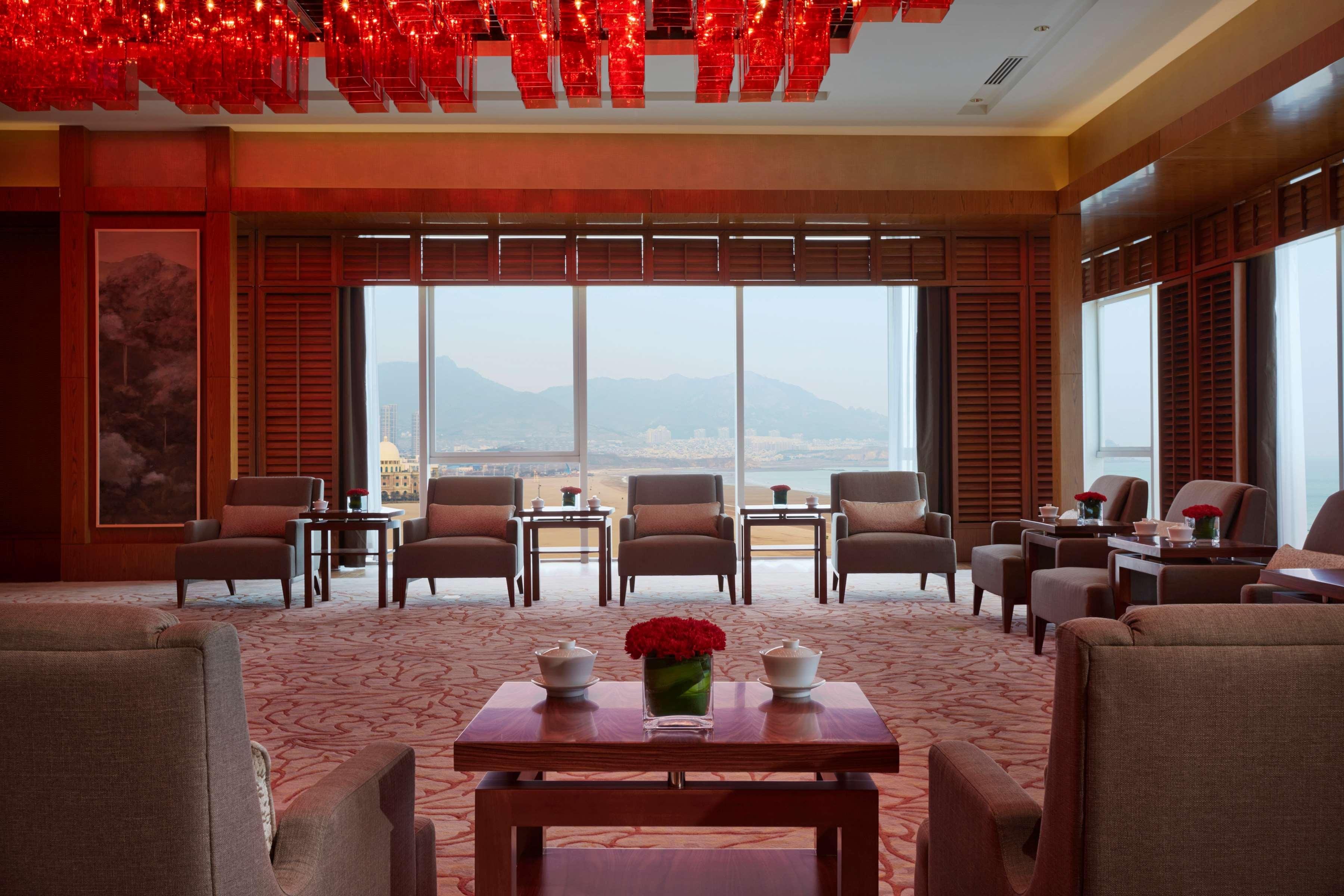 Отель Hyatt Regency Циндао Экстерьер фото
