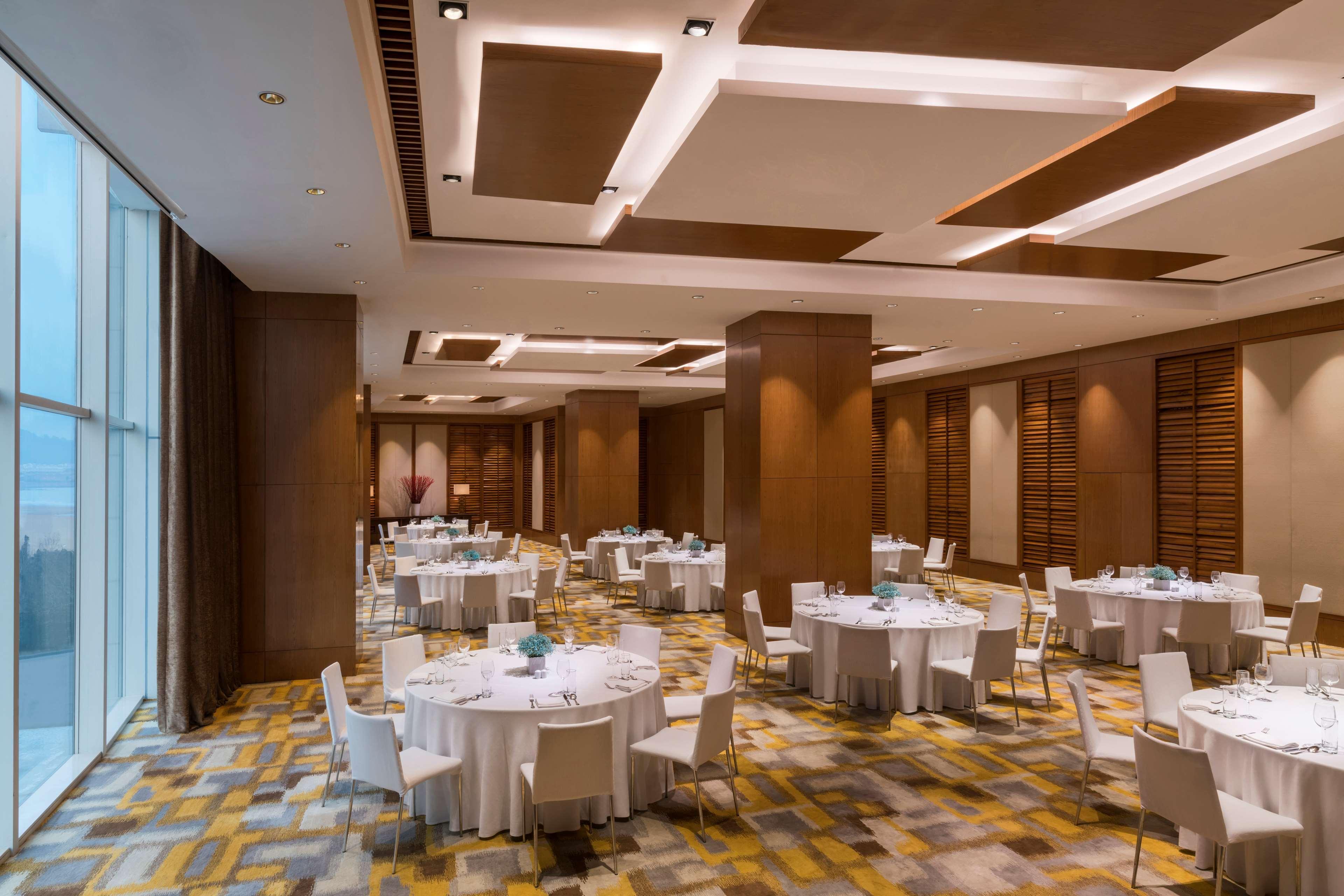 Отель Hyatt Regency Циндао Экстерьер фото