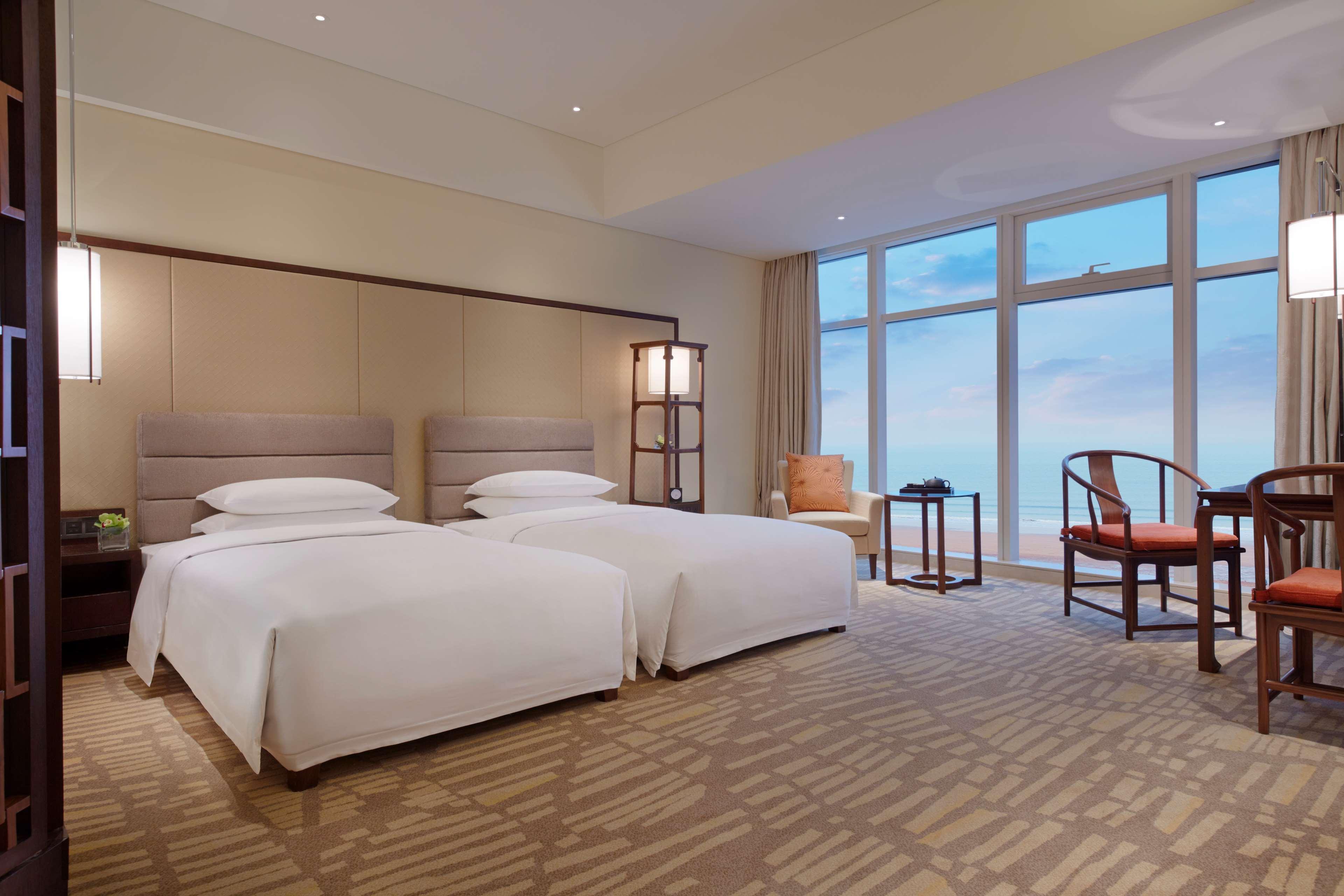 Отель Hyatt Regency Циндао Экстерьер фото