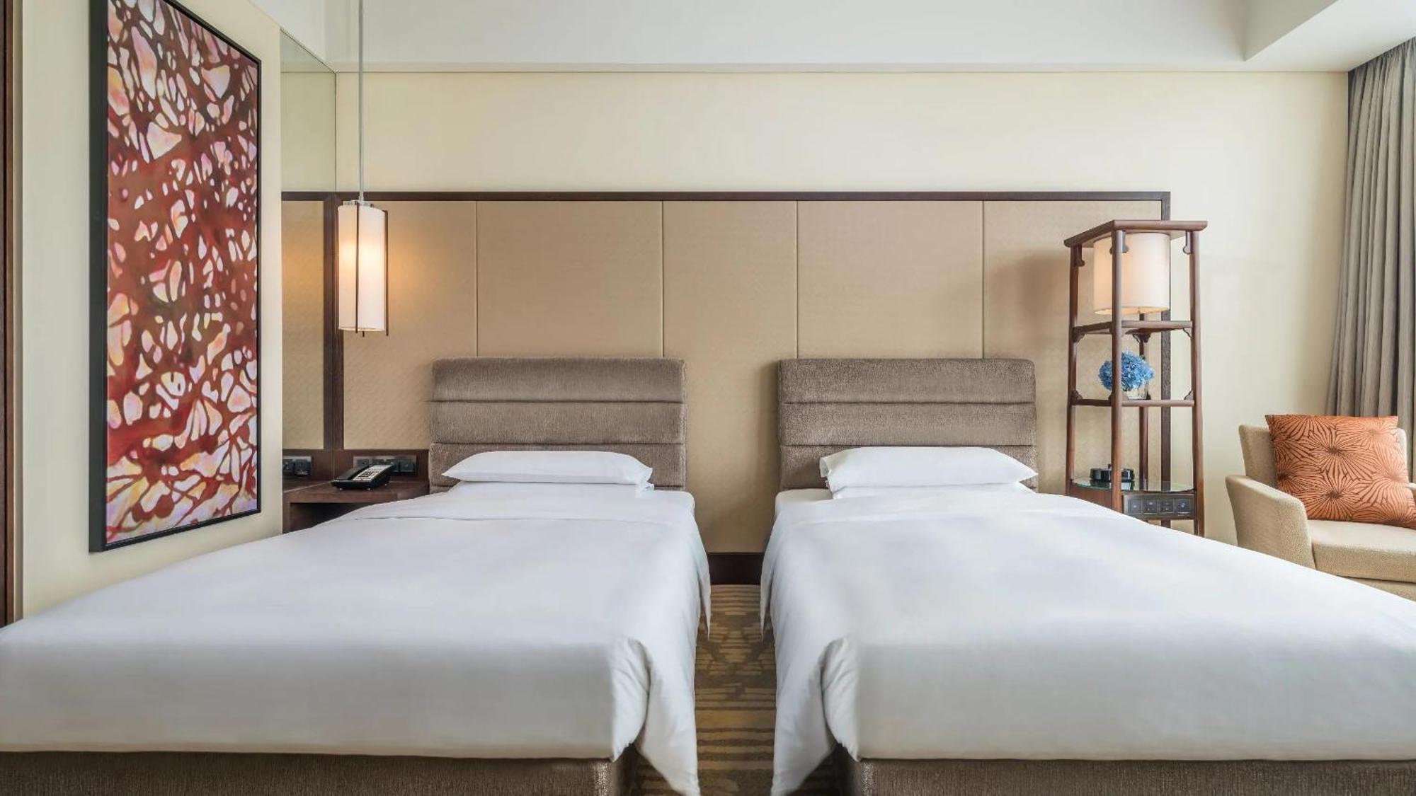 Отель Hyatt Regency Циндао Экстерьер фото