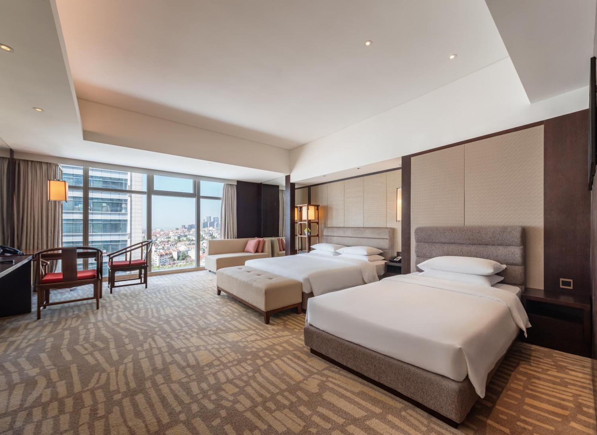 Отель Hyatt Regency Циндао Экстерьер фото